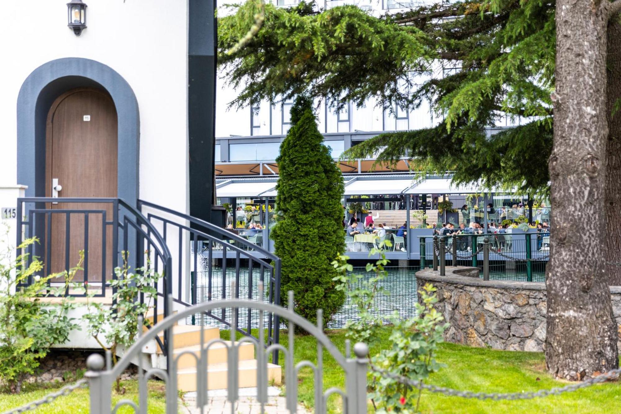 Hotel Trofta Istog Exteriör bild