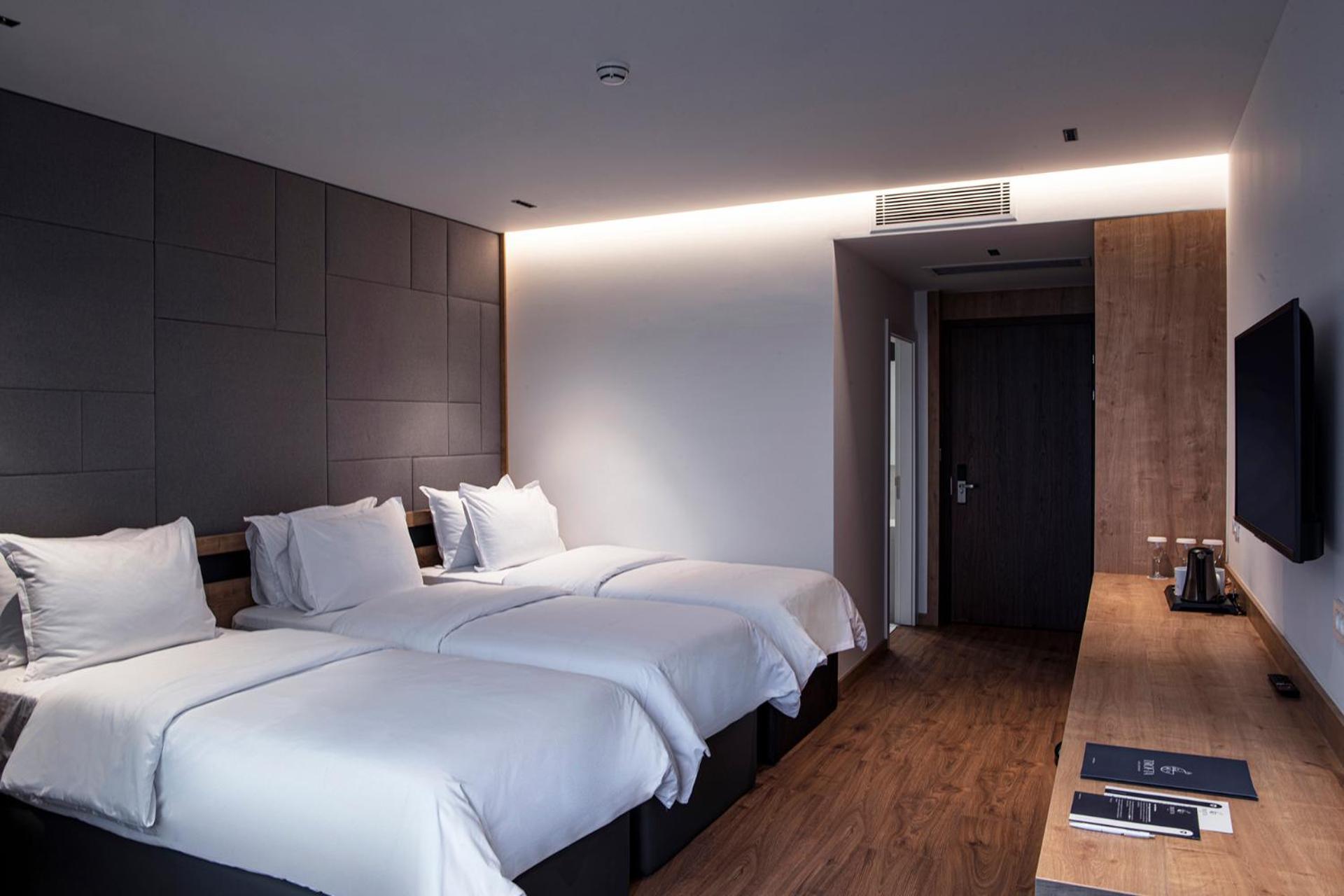 Hotel Trofta Istog Exteriör bild